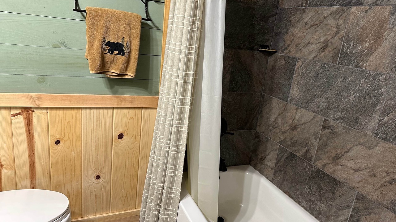 Photo of Bathroom in Lakemont