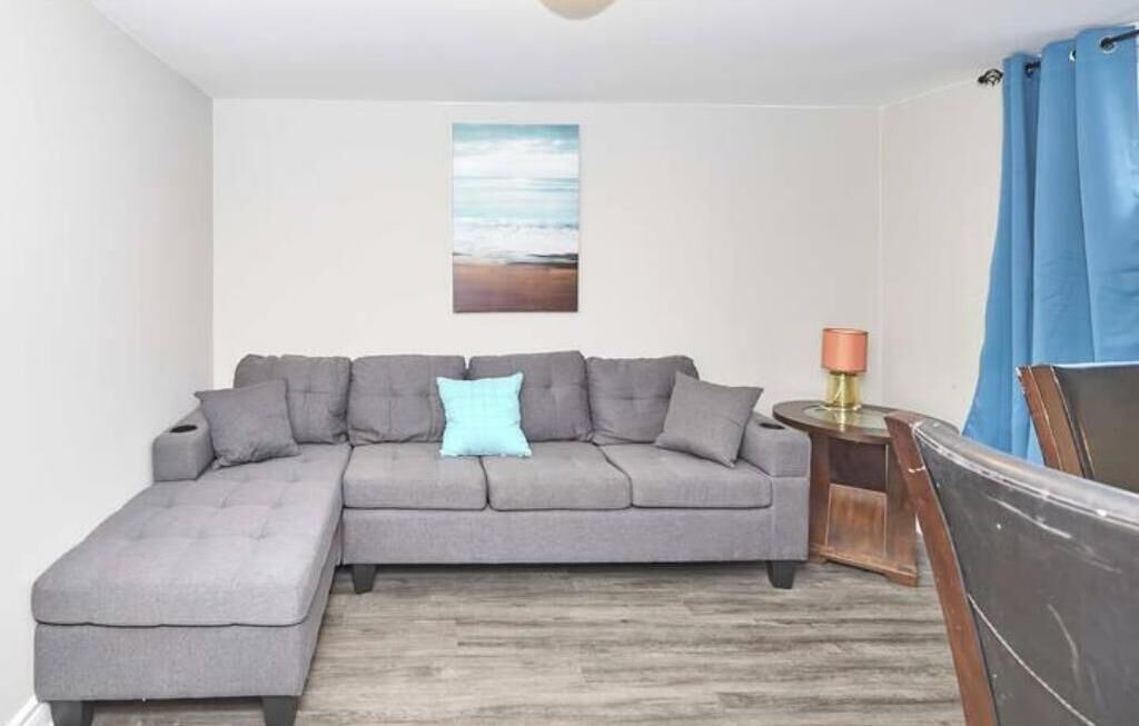 Photo of Livingroom in Niagara Falls