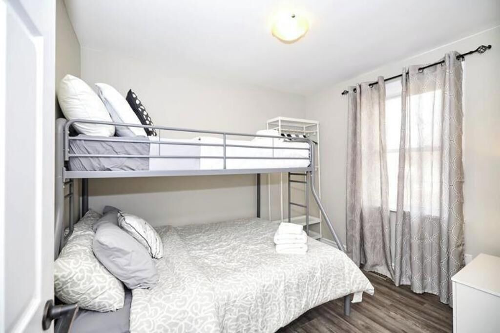 Photo of Bedroom in Niagara Falls