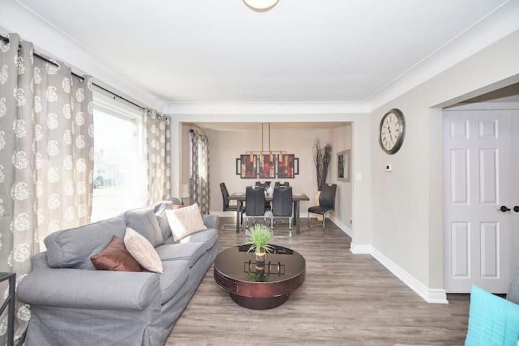 Photo of Livingroom in Niagara Falls