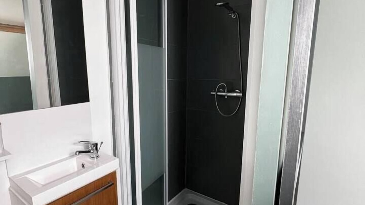 Photo of Bathroom in Chevincourt