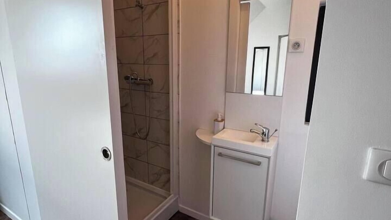 Photo of Bathroom in Chevincourt