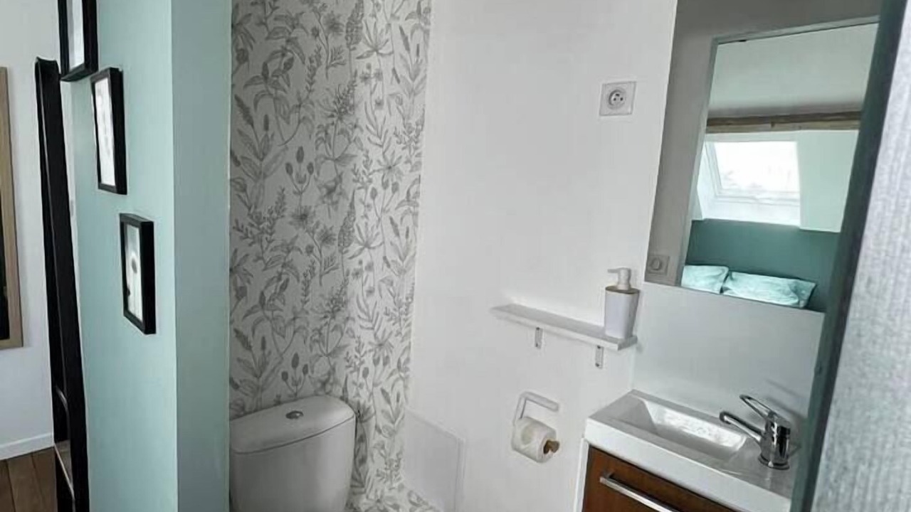 Photo of Bathroom in Chevincourt