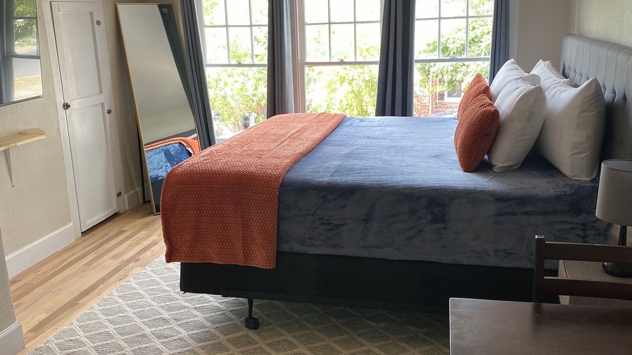 Photo of Bedroom in Raynolds Addition