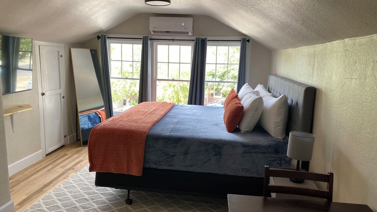 Photo of Bedroom in Raynolds Addition