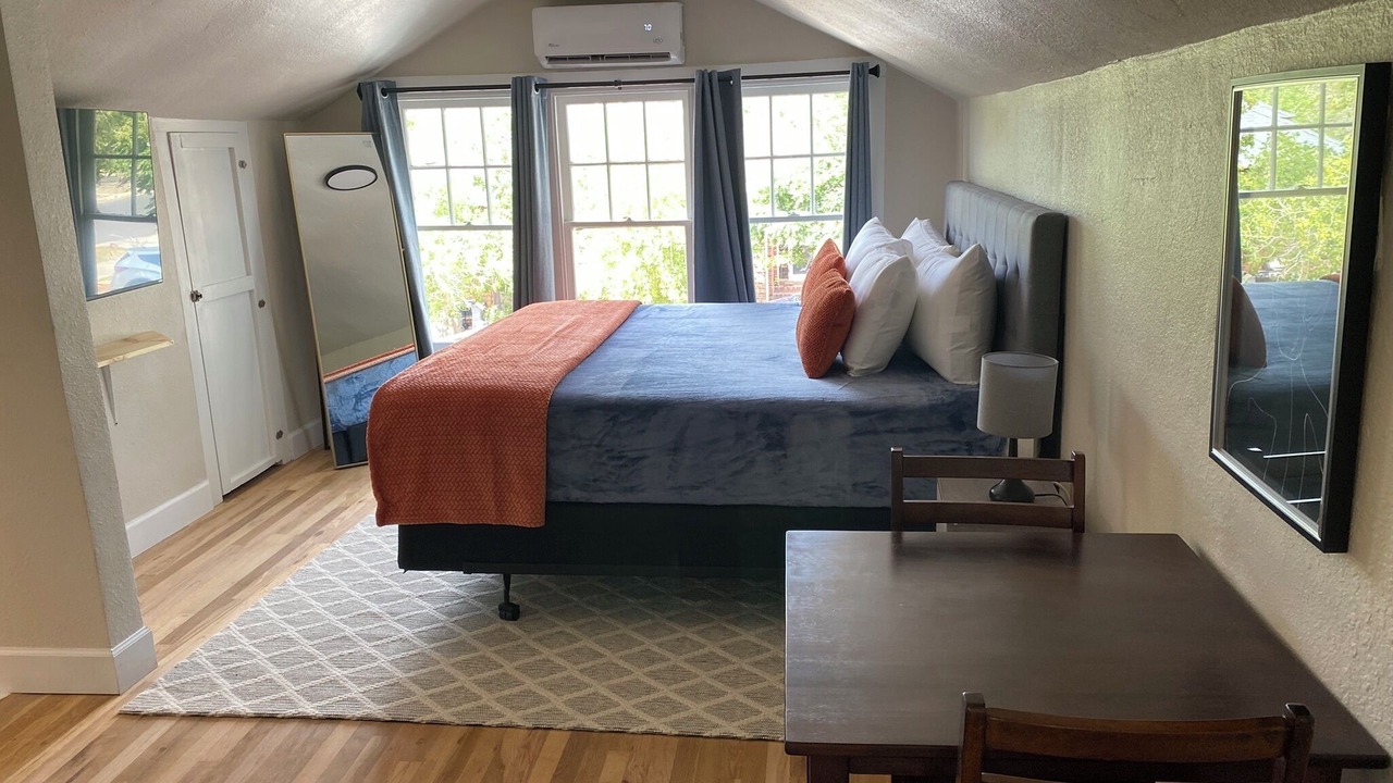 Photo of Bedroom in Raynolds Addition