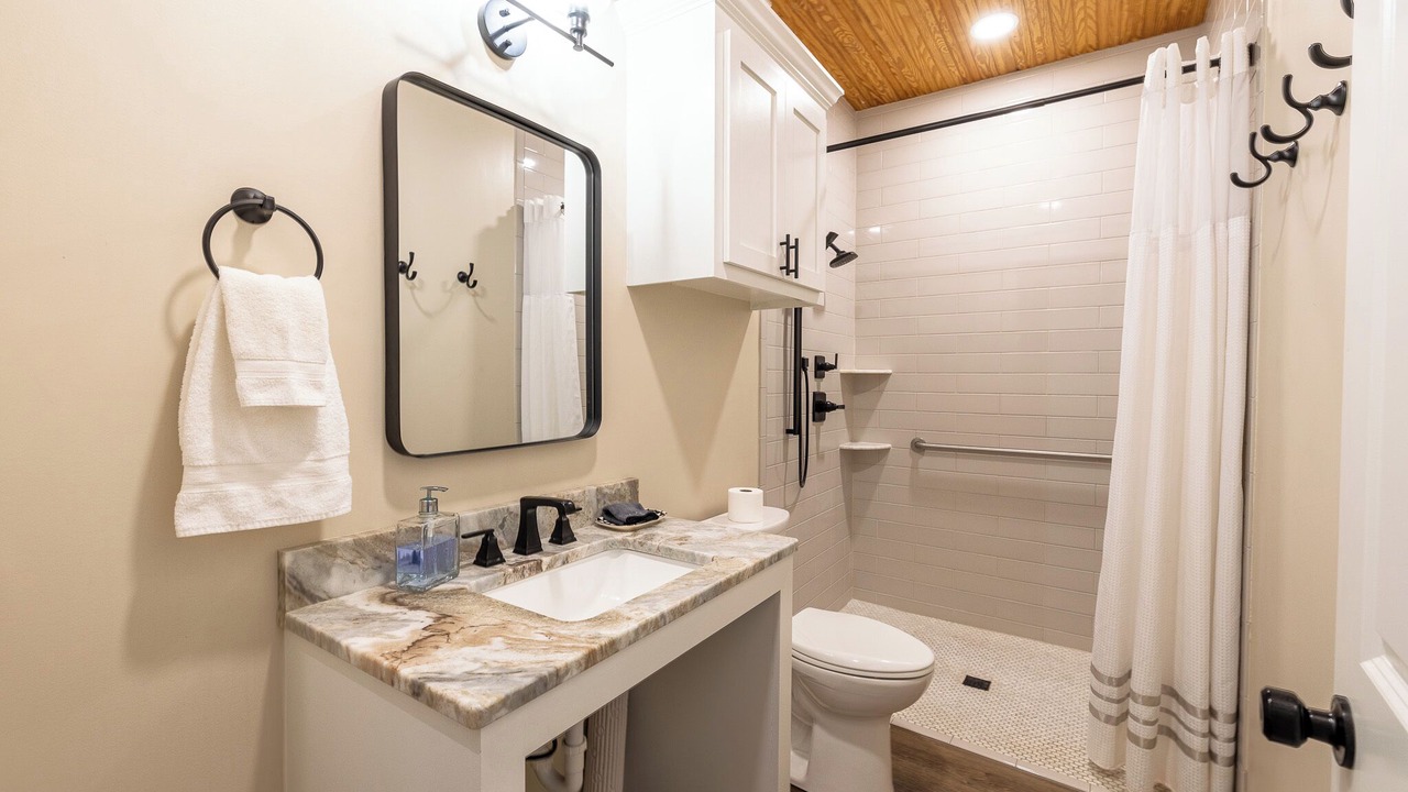 Photo of Bathroom in Laurel