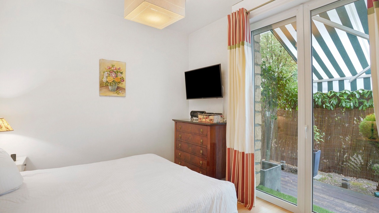 Photo of Bedroom in Saint-Cloud