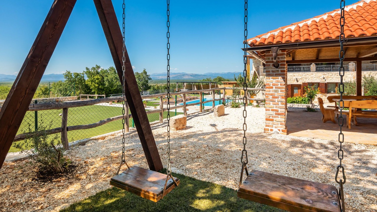 Photo of Outdoor in Oklaj