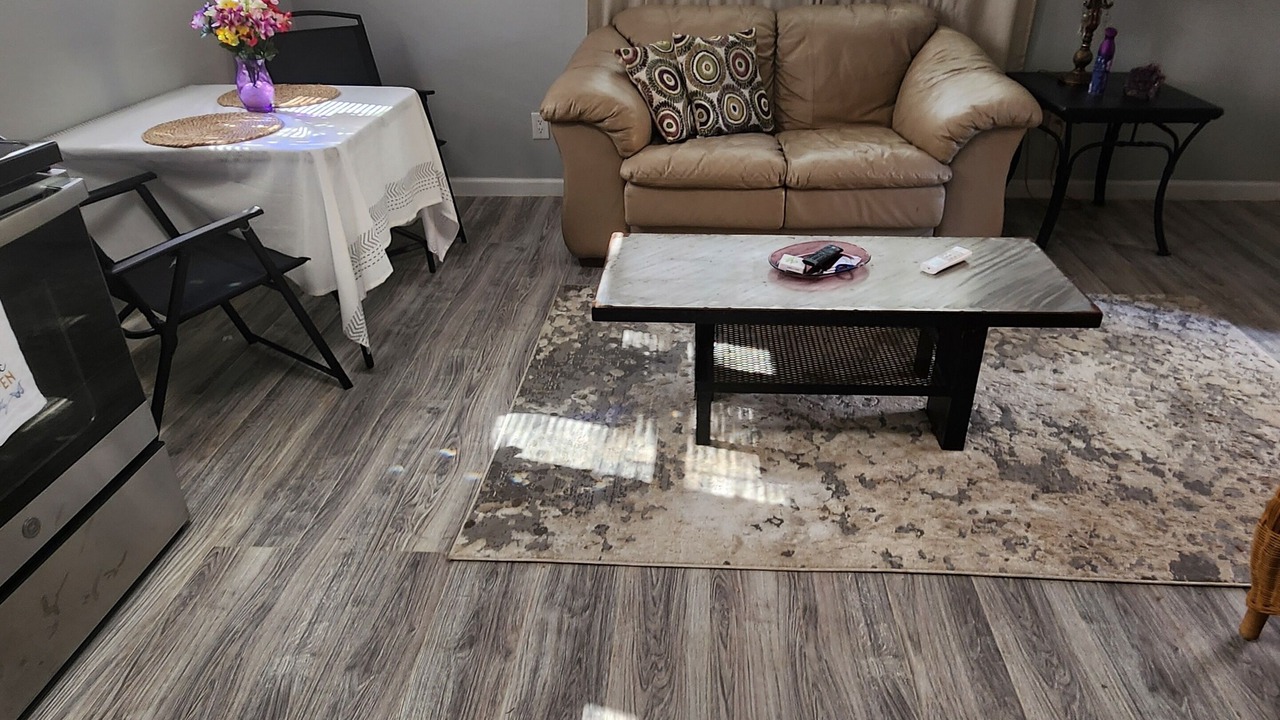 Photo of Livingroom in Southland Oaks