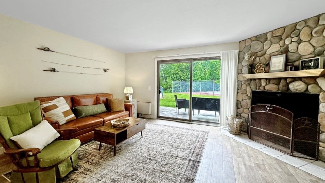 Photo of Livingroom in Hill City