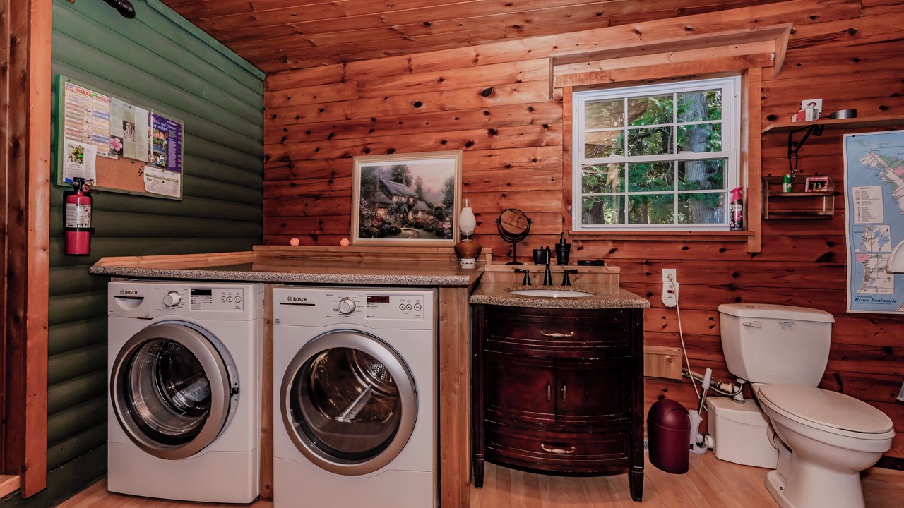 Photo of Bathroom in Colpoys Bay