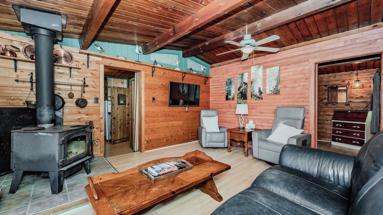 Photo of Bedroom in Colpoys Bay
