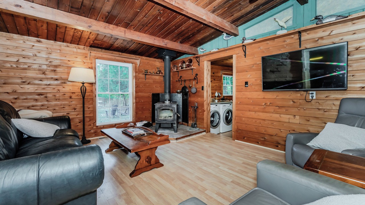 Photo of Bedroom in Colpoys Bay