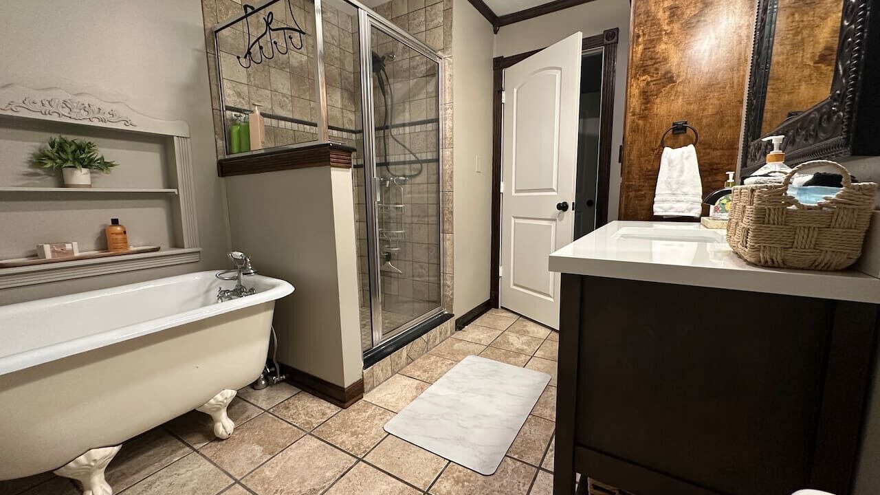 Photo of Bathroom in Harvey Hillsides