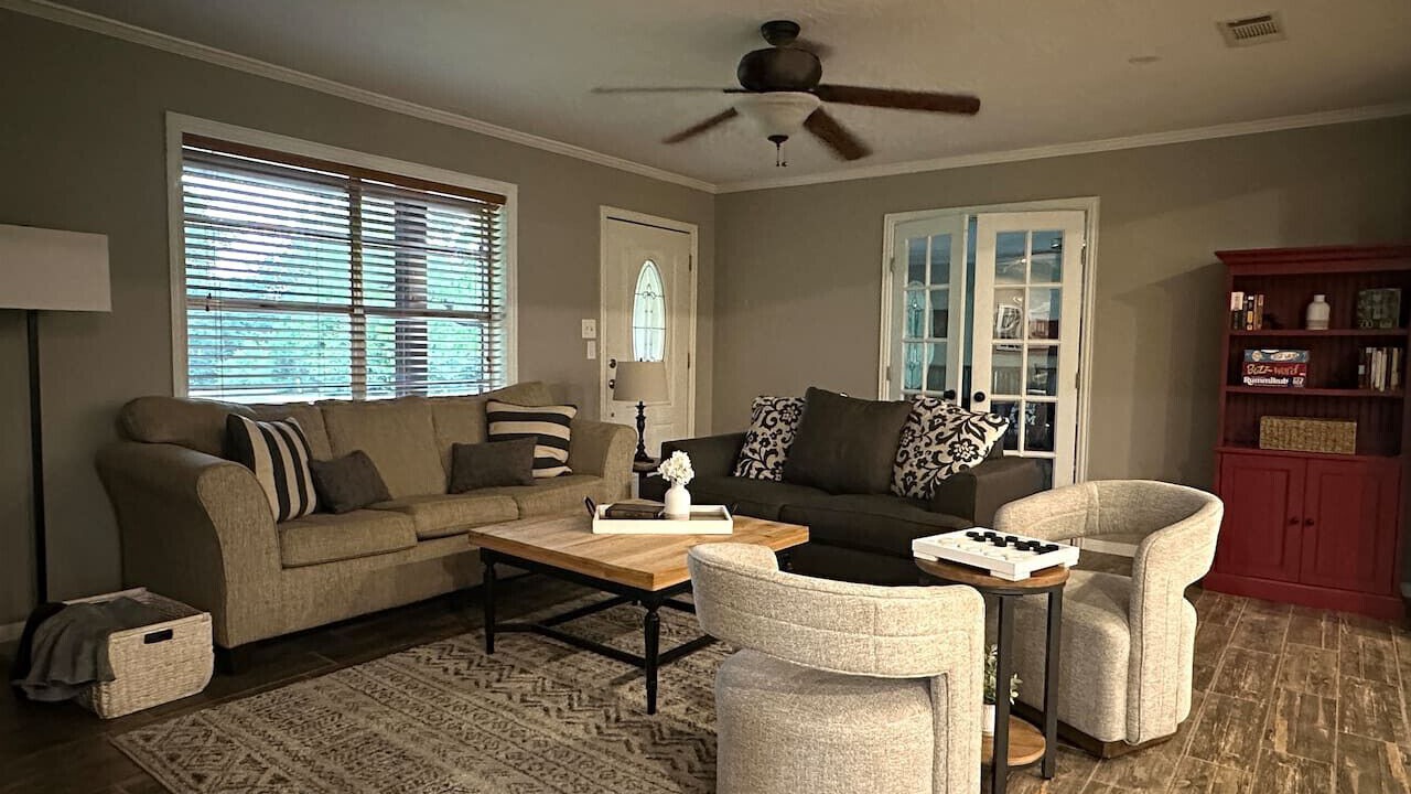 Photo of Livingroom in Harvey Hillsides