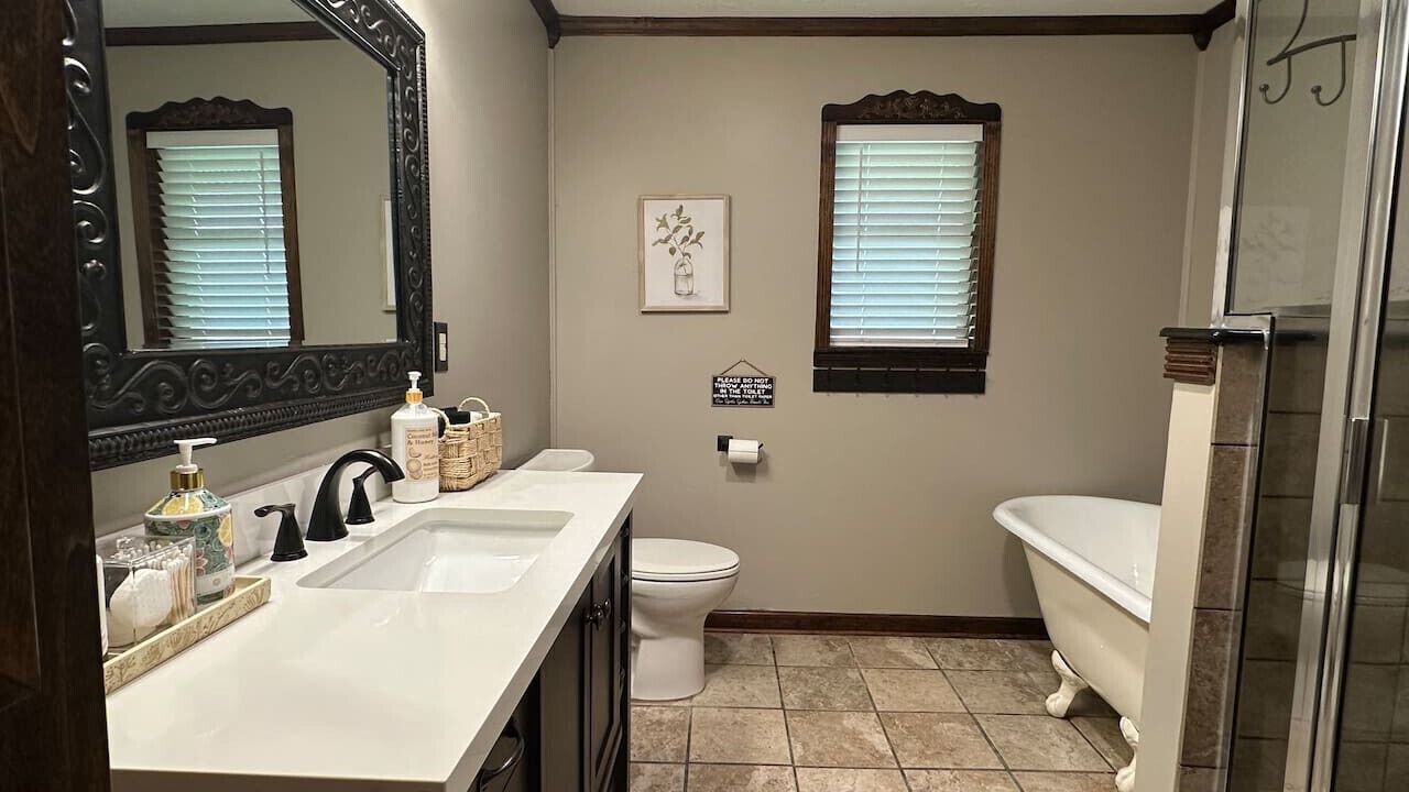 Photo of Bathroom in Harvey Hillsides