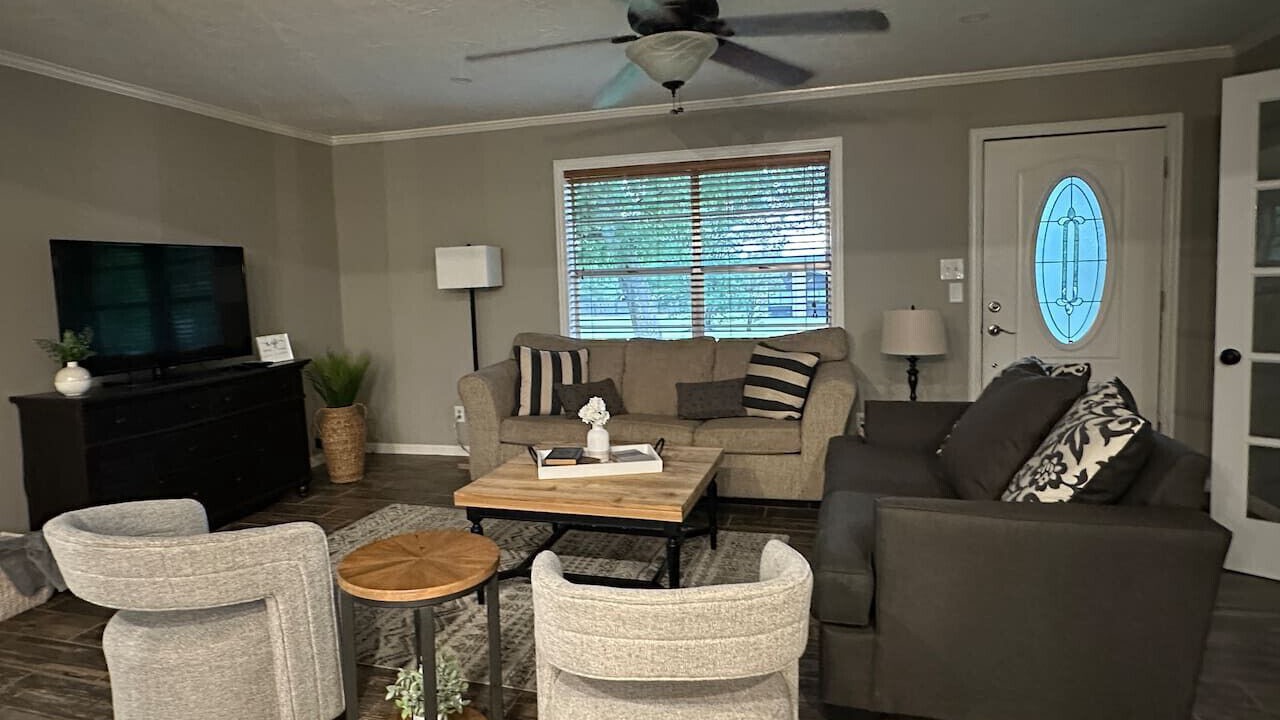 Photo of Livingroom in Harvey Hillsides
