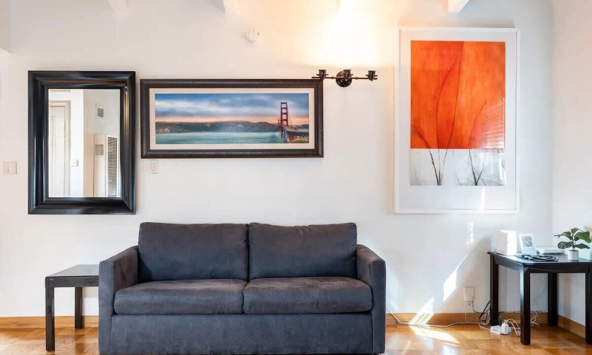 Photo of Others in Tennyson - Alquire