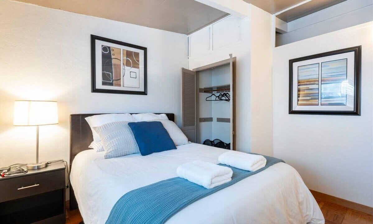 Photo of Others in Tennyson - Alquire