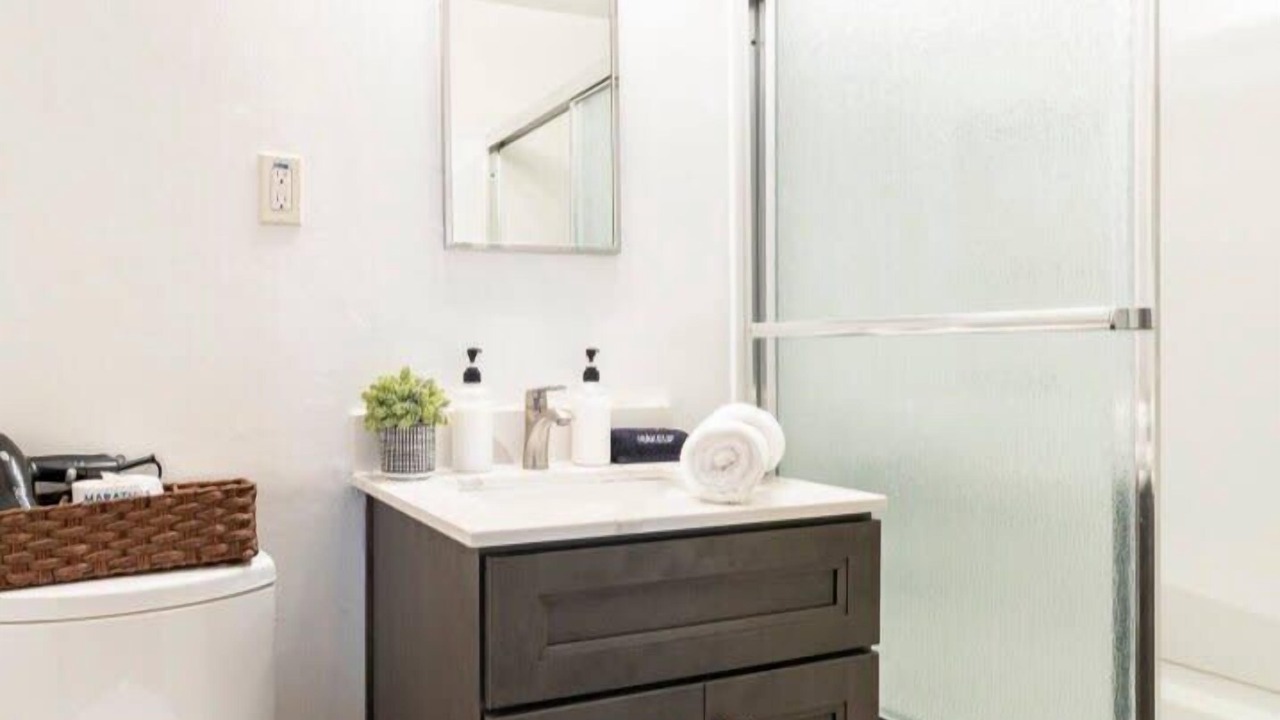 Photo of Bathroom in Tennyson - Alquire