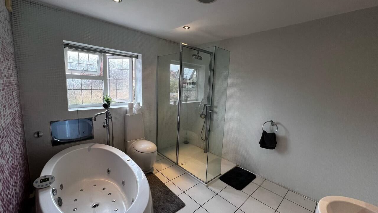 Photo of Others in Luton