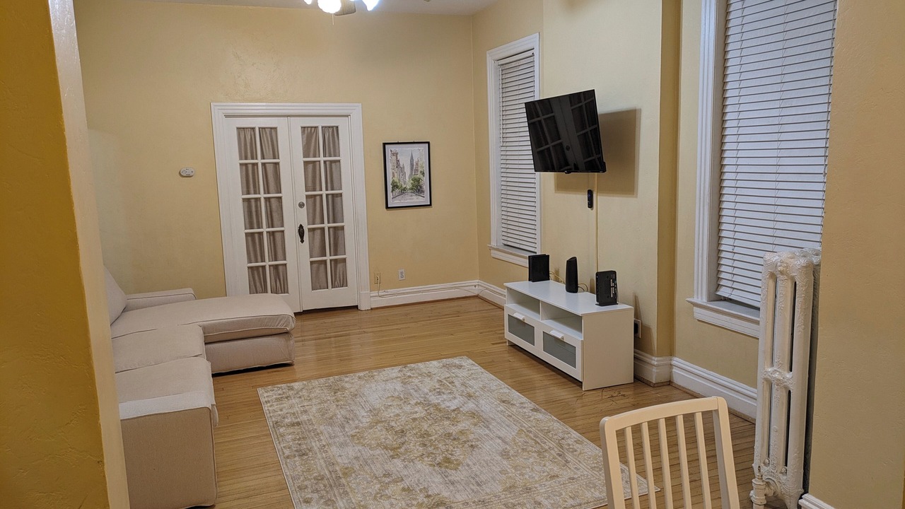 Photo of Livingroom in Tower Grove East