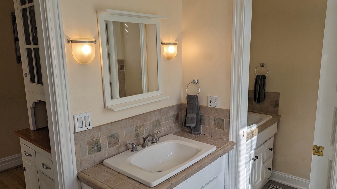 Photo of Bathroom in Tower Grove East