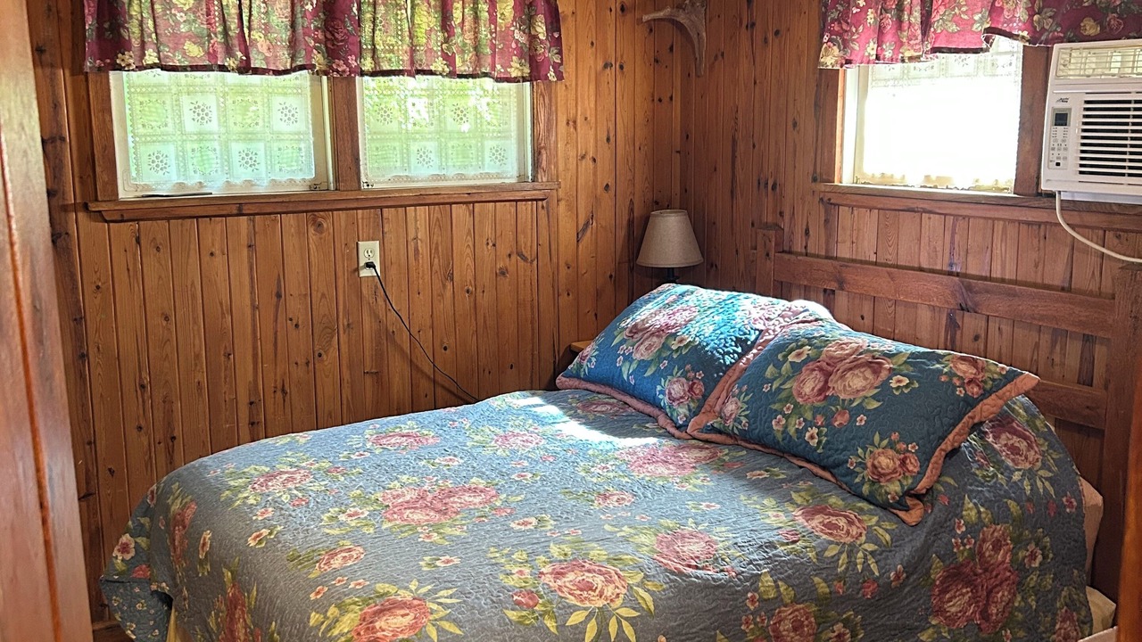 Photo of Bedroom in Bull Shoals