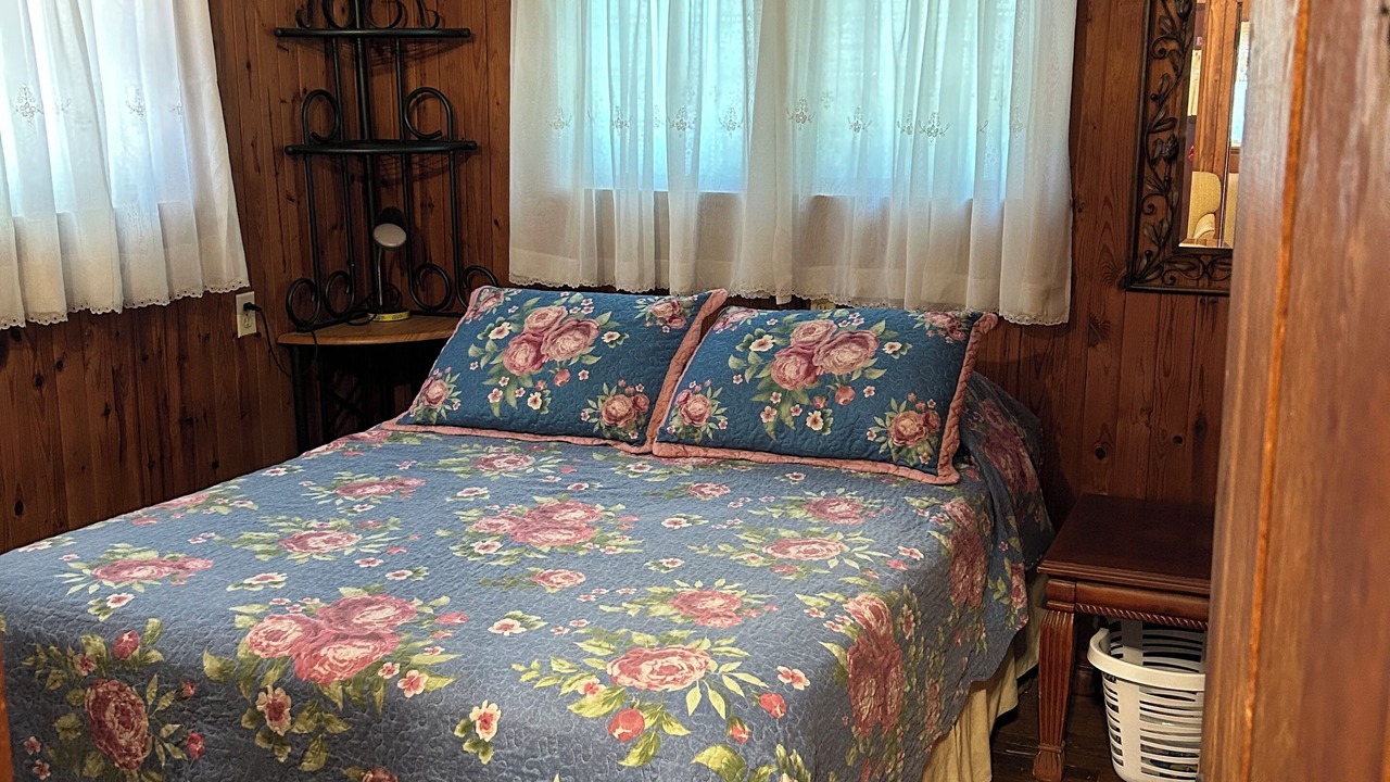 Photo of Bedroom in Bull Shoals