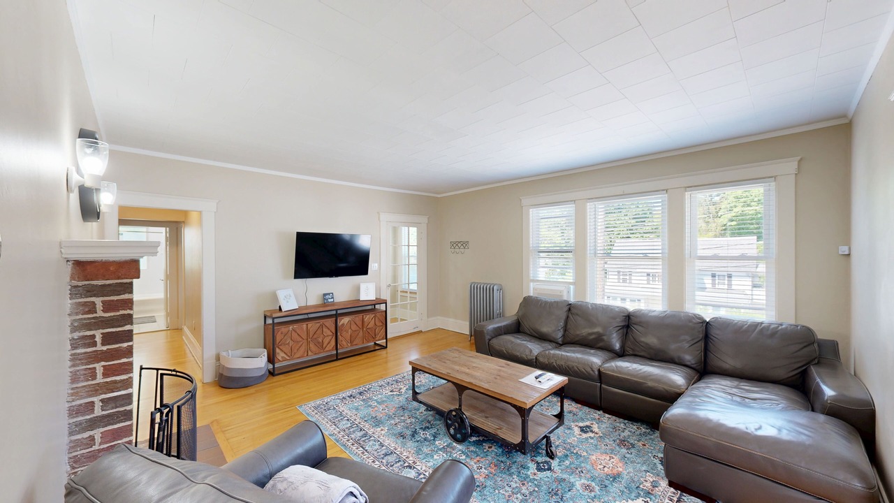 Photo of Livingroom in Southbridge