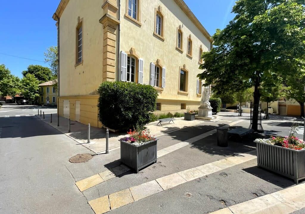 Photo of Outdoor in Lambesc