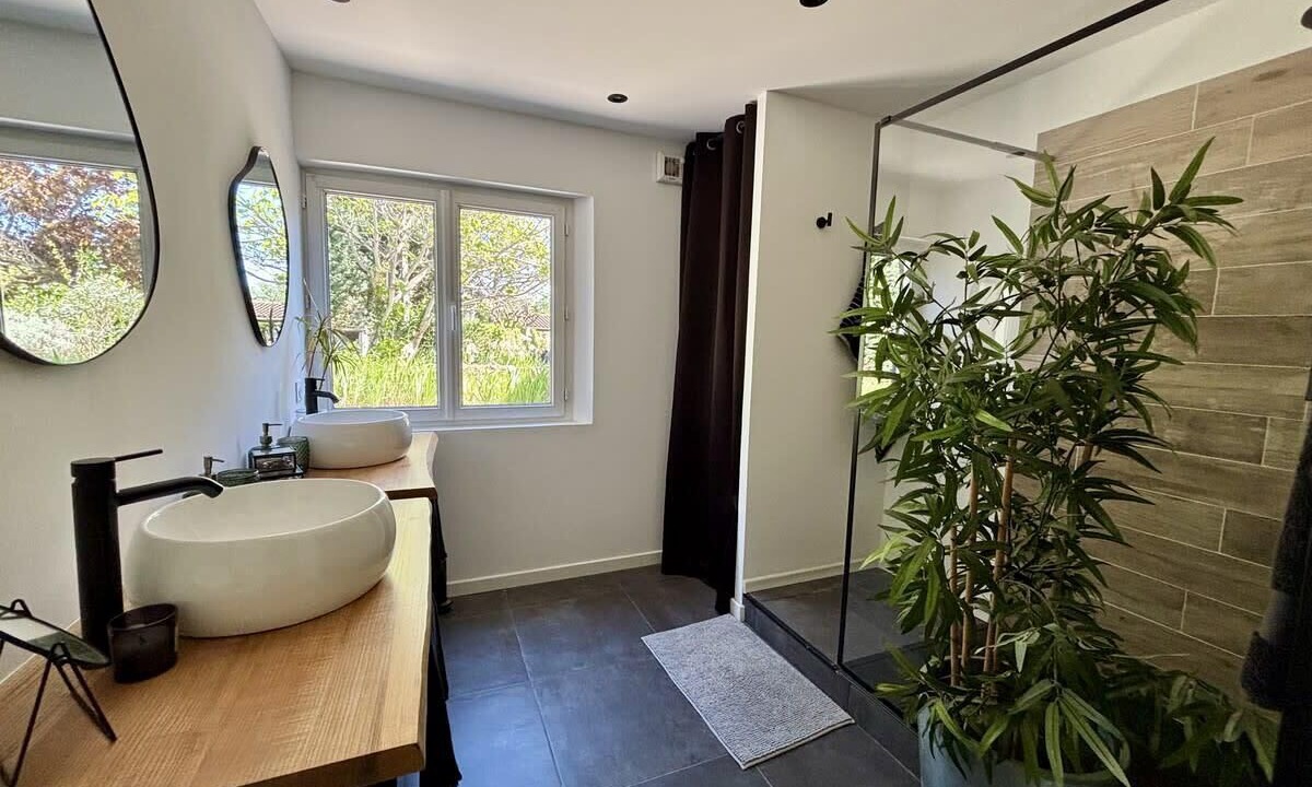 Photo of Bathroom in Lambesc