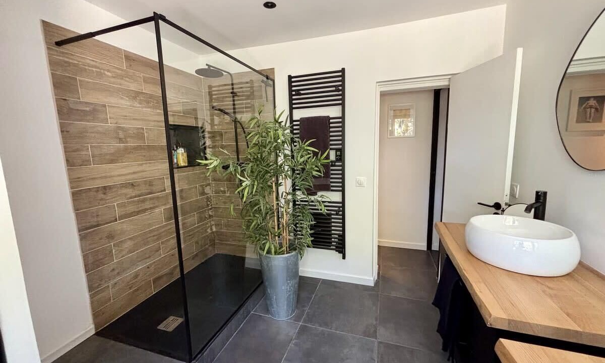 Photo of Bathroom in Lambesc