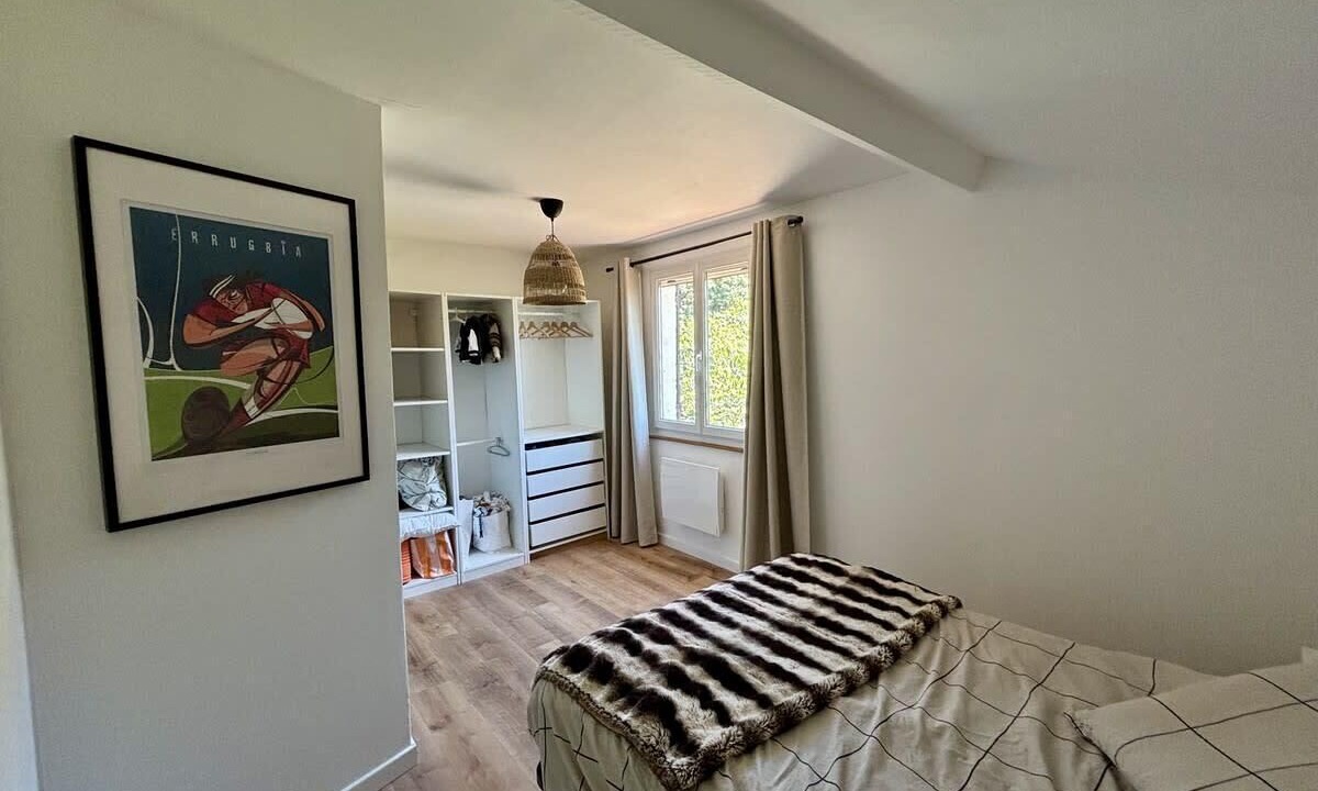 Photo of Bedroom in Lambesc