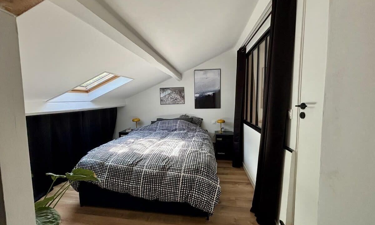 Photo of Bedroom in Lambesc