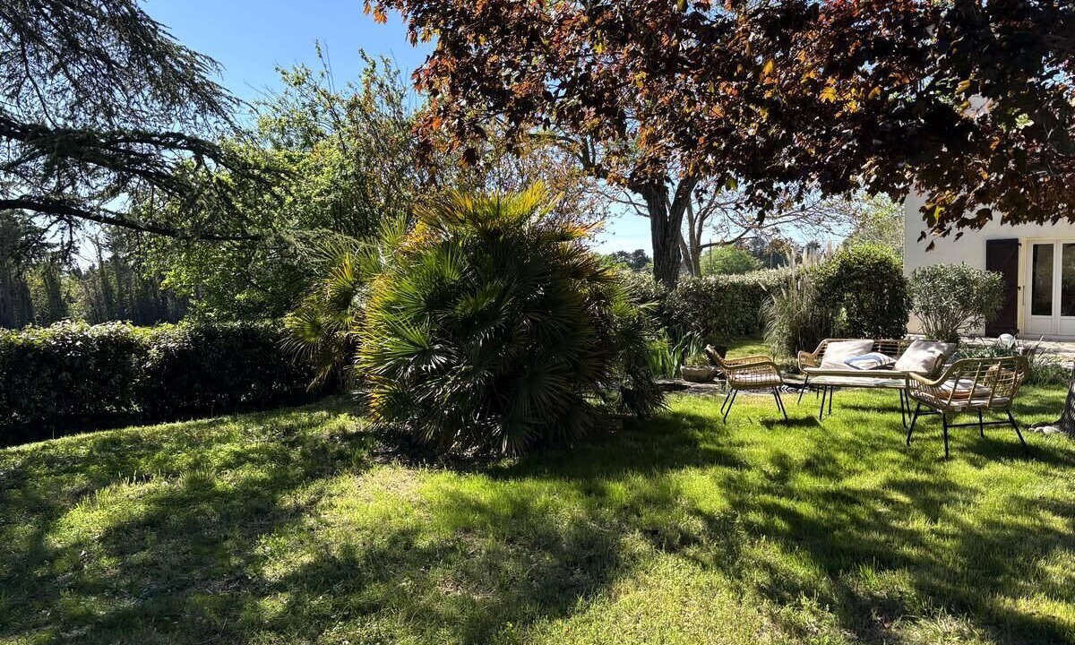 Photo of Outdoor in Lambesc