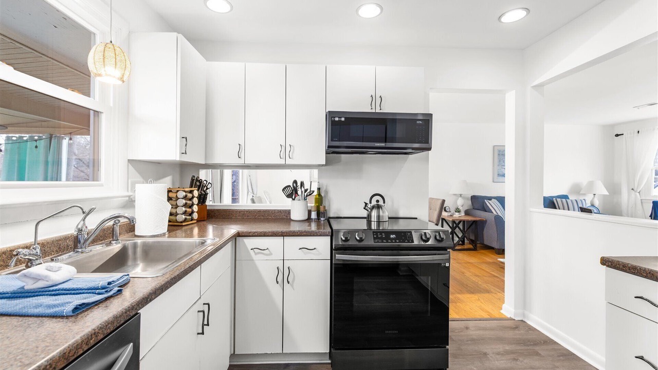 Photo of Kitchen in Cape Saint Claire