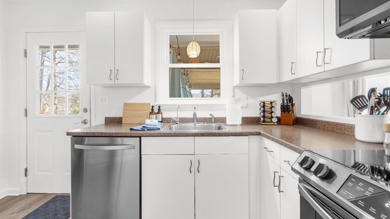 Photo of Kitchen in Cape Saint Claire