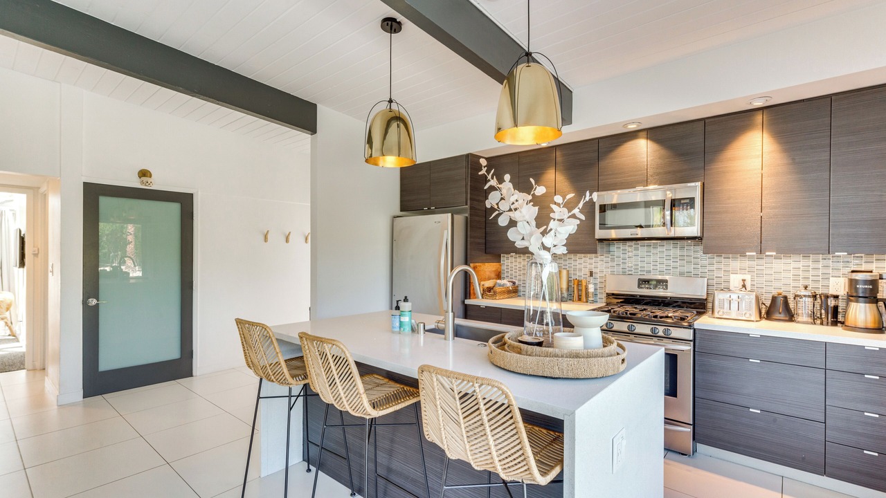 Photo of Kitchen in Racquet Club Estates
