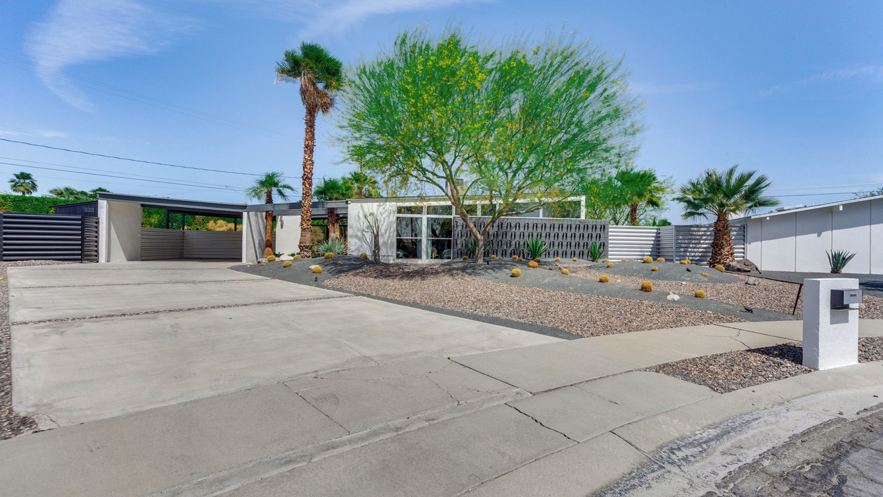 Photo of Outdoor in Racquet Club Estates