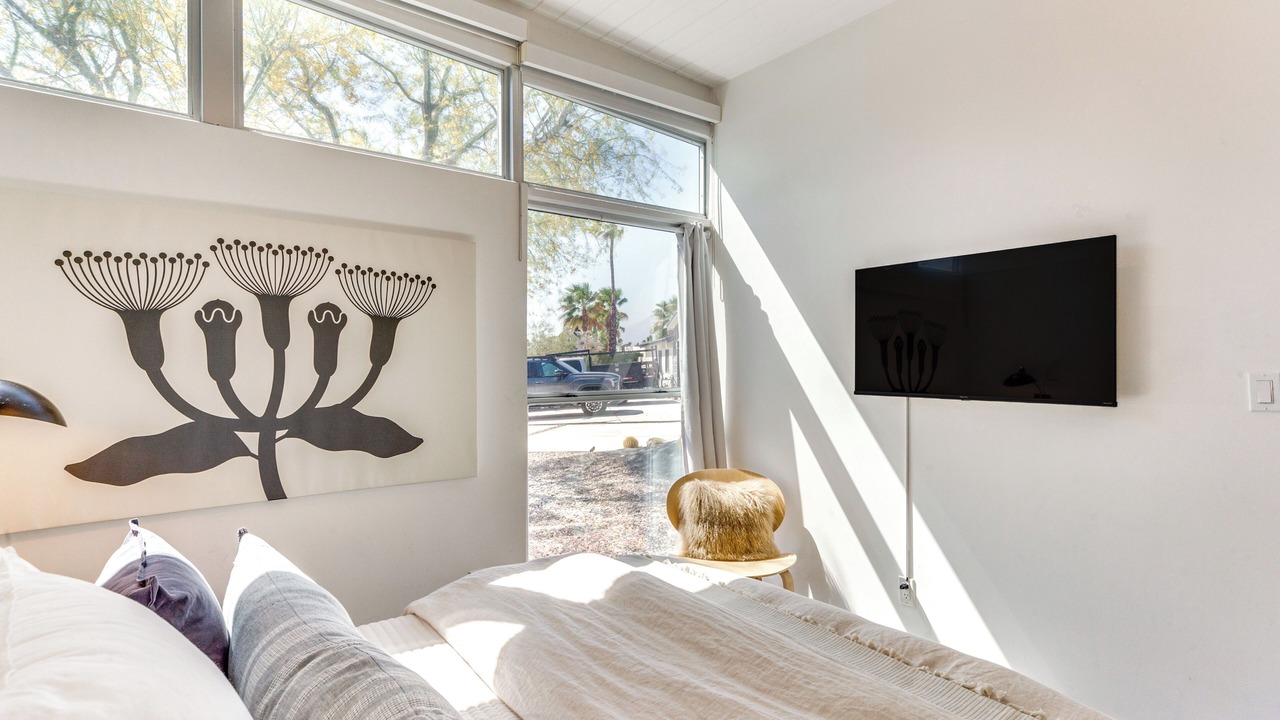 Photo of Bedroom in Racquet Club Estates