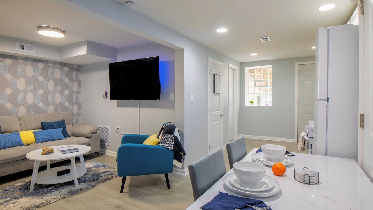 Photo of Livingroom in East Garfield Park