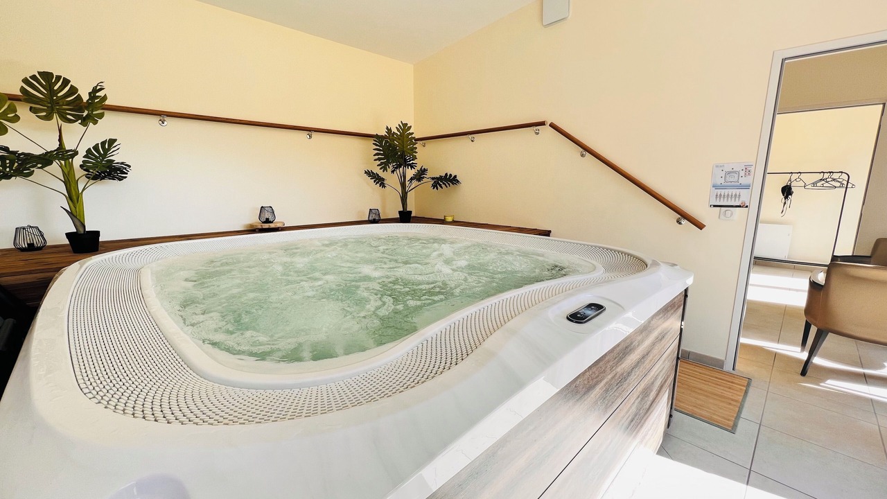 Photo of Others in Vivoin