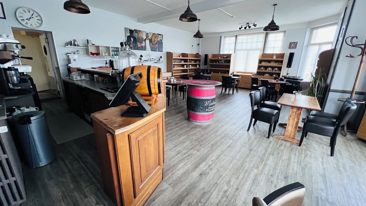 Photo of Others in Vivoin