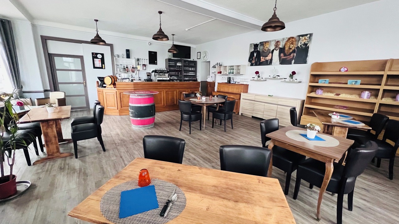 Photo of Others in Vivoin