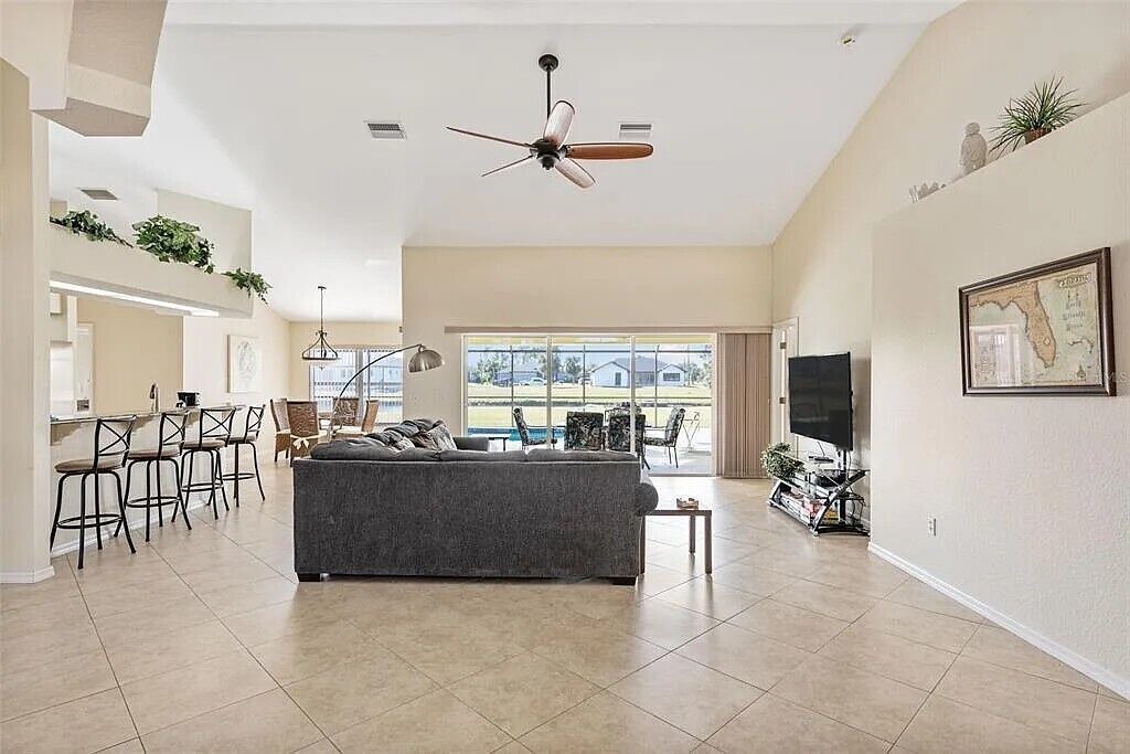 Photo of Livingroom in Long Meadow