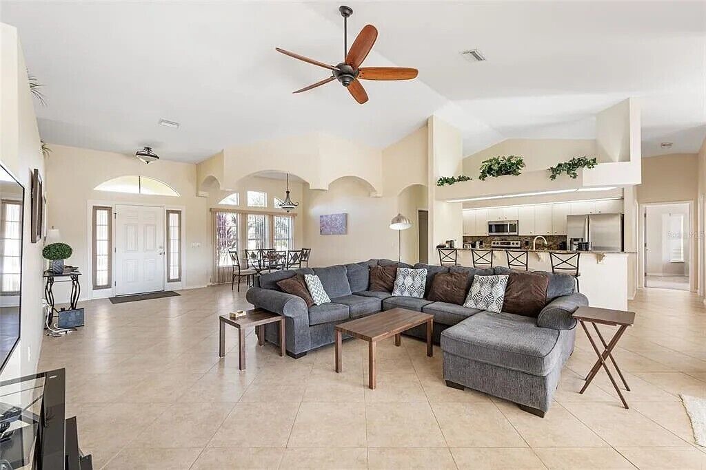 Photo of Livingroom in Long Meadow