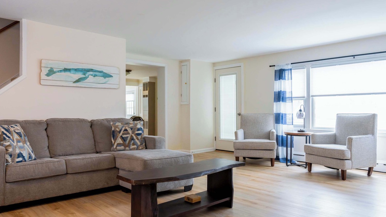 Photo of Livingroom in Easton's Point