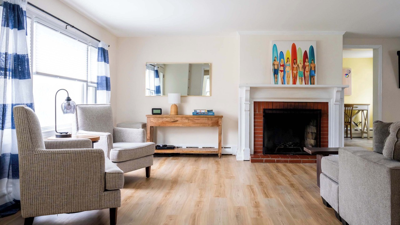 Photo of Livingroom in Easton's Point